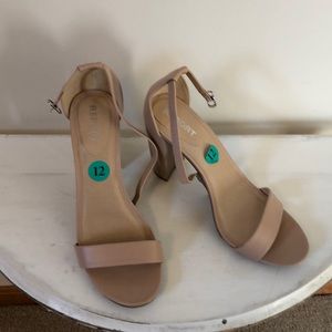 NWOT Report Nude Blush Sandal Heels Size 12